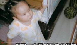 小孩跟妈妈吃瓜视频,宝宝与妈妈共享甜蜜吃瓜瞬间