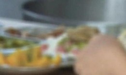 吃瓜的四个视频在线观看,笑料百出，精彩纷呈