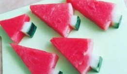 勺子吃瓜怎么切视频,轻松掌握瓜果切割技巧