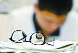 高考减压视频吃瓜,吃瓜视频助学子轻松迎考