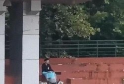 学校吃瓜视频都是谁拍的,揭秘校园吃瓜视频背后的神秘拍客