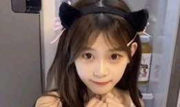 现场众人吃瓜视频下载,围观群众共享欢乐时光