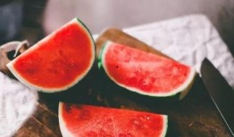 吃瓜用大勺子怎么做视频,轻松制作趣味视频教程