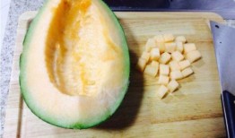 大羚羊吃哈密瓜视频,哈密瓜盛宴现场直击