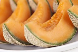 老范吃哈密瓜视频,甜蜜滋味，尽享夏日清凉