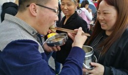 高考减压视频吃瓜,吃瓜视频助学子轻松迎考