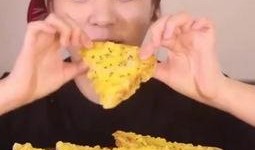 助眠视频吃泡黄酸瓜,轻松入睡的神奇小食