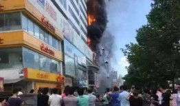 柳州柳南区吃瓜事件视频,一场引发热议的街头冲突瞬间