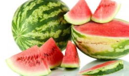 迪拜人吃瓜视频,瓜果飘香，尽享异国风味