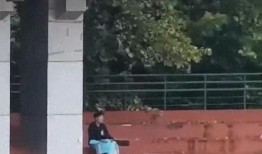 学校吃瓜视频都是谁拍的,揭秘校园吃瓜视频背后的神秘拍客