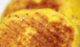 大妈吃瓜饼视频,趣味横生美食瞬间引网友热议