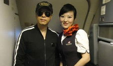 空姐和机长吃瓜事件视频,一场意外的空中“误会”